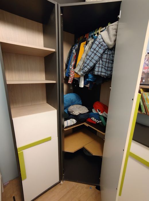 Komplet mebli dzieciecych, szafa, słupek, komoda