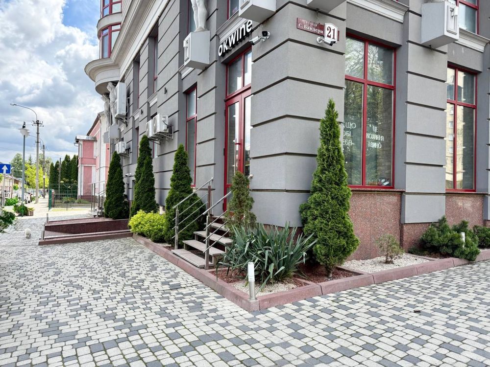 Продаж комерційного приміщення в центрі по вул. Бандери