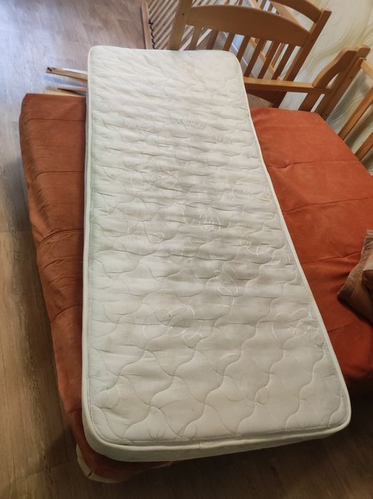 Дерев'яні кроваті 2шт.