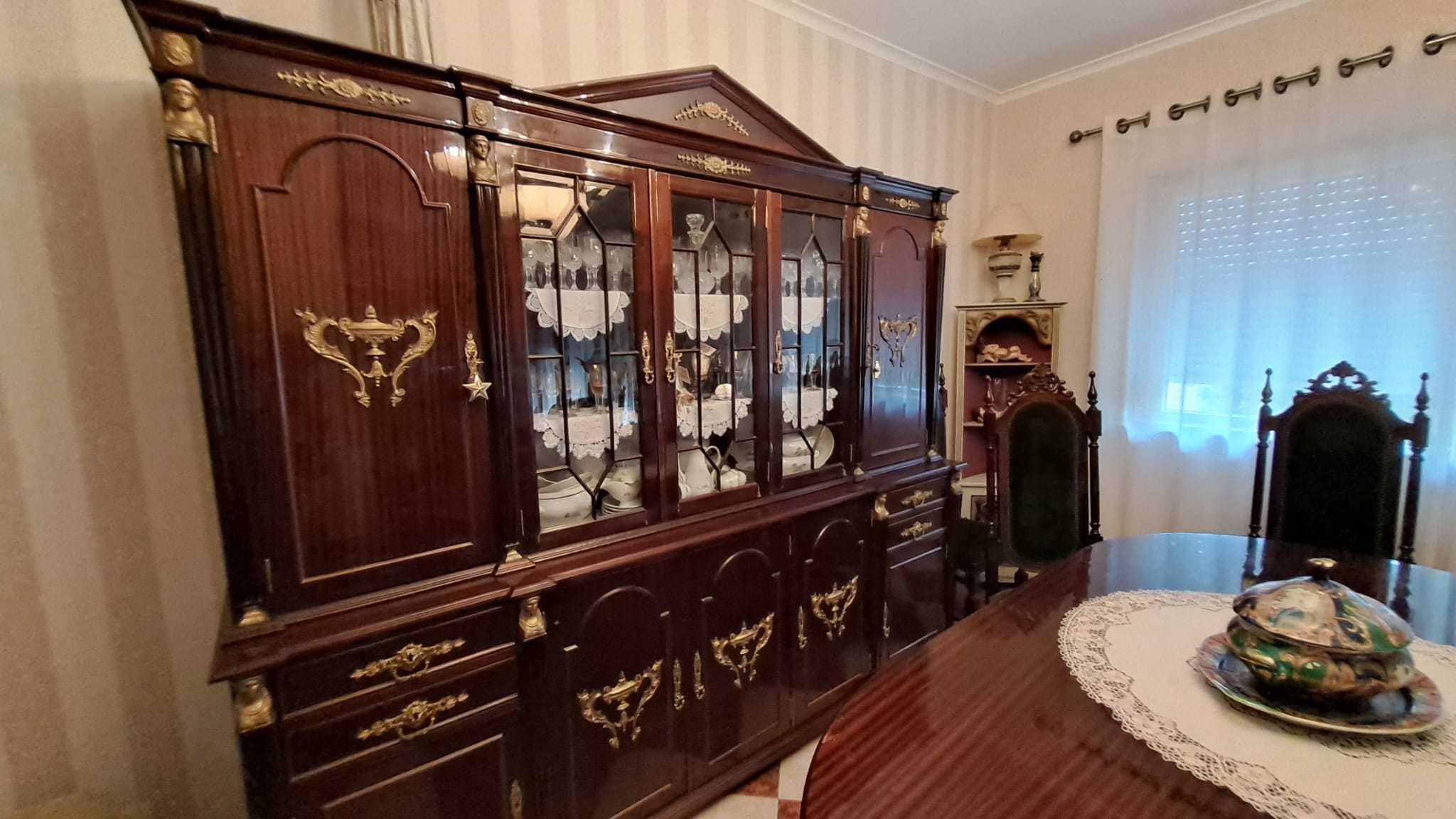 Recheio de sala jantar