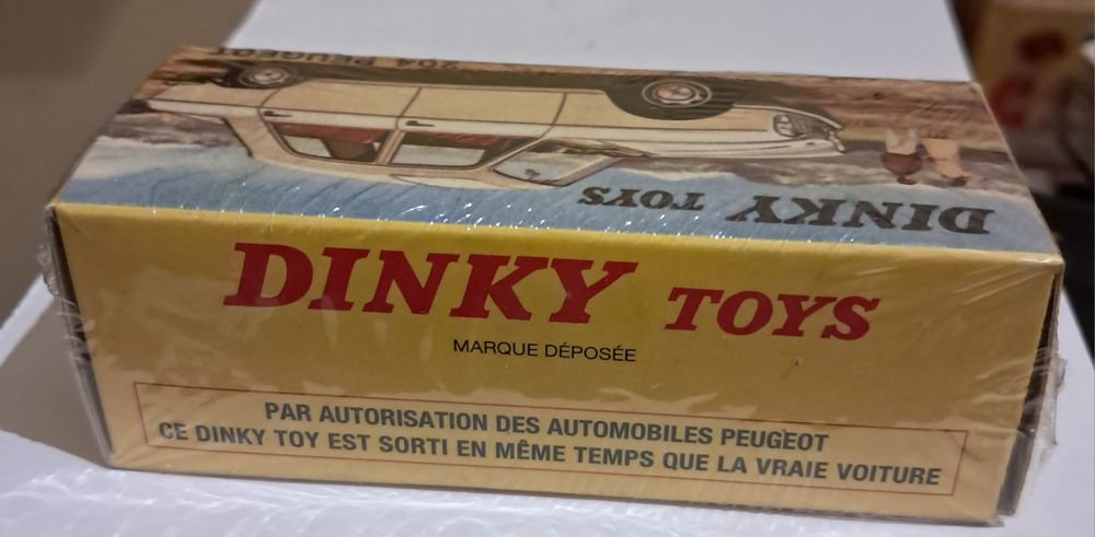 Dinky Toys By Atlas,  Peugeot 204