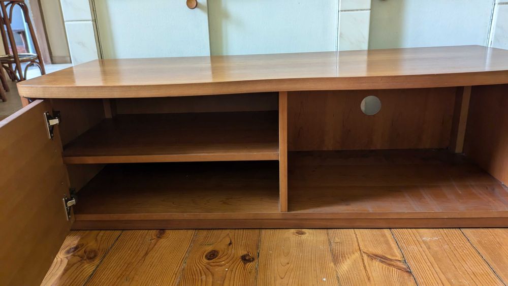 Szafka RTV w kolorze czereśni