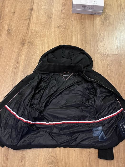 Курточки tommy hilfiger оригинал бу
