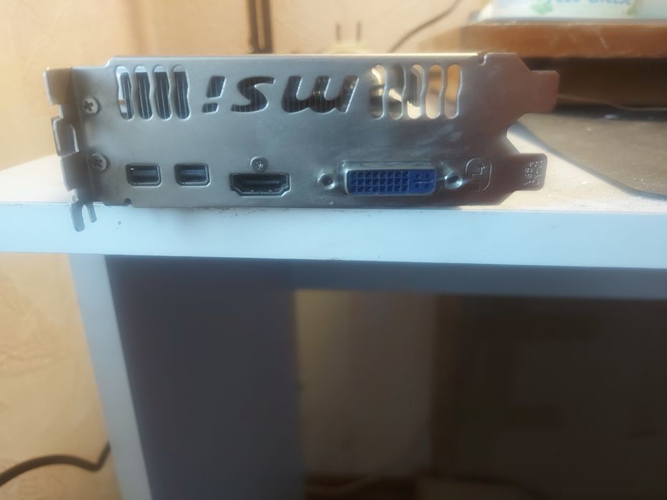 Відеокарта MSI Twin Frozer III. Не робоча.
