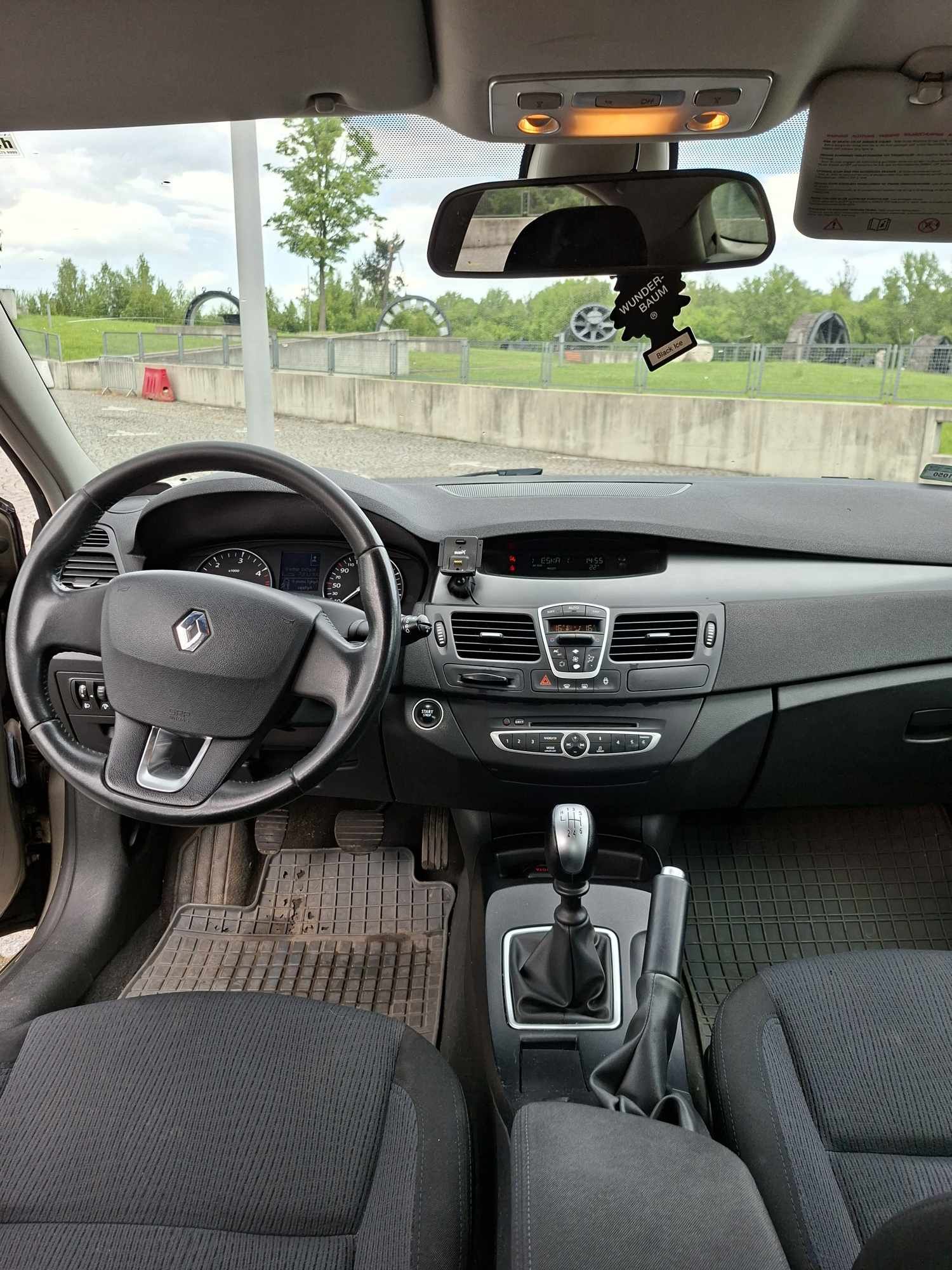 Renault Laguna III, salon Polska