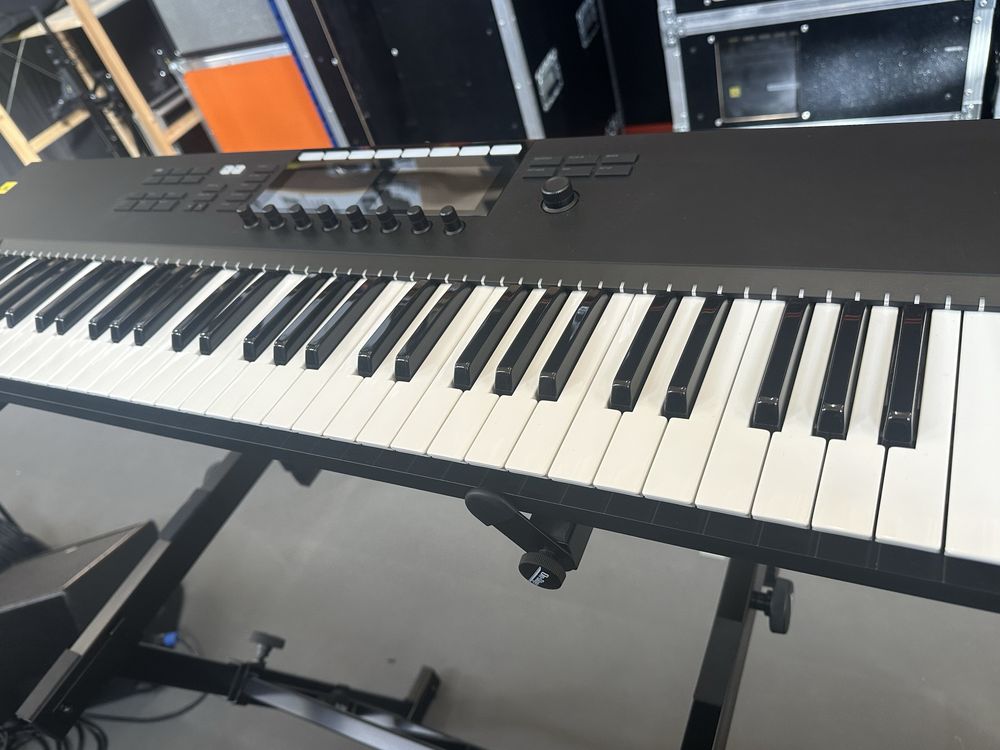 Teclado Midi Komplete S61 MK2