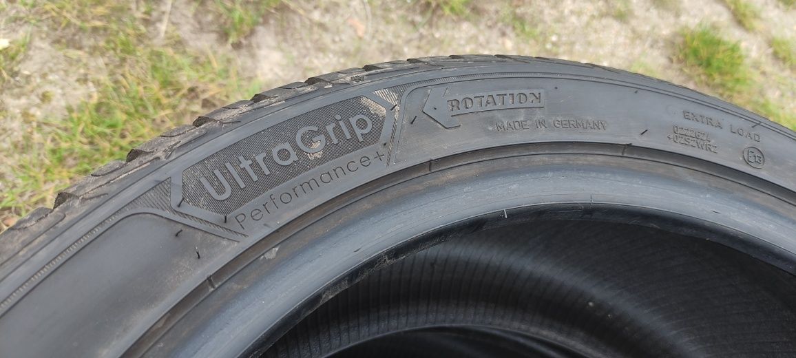 Opony zimowe z 2020r 235/45/18 Goodyear N