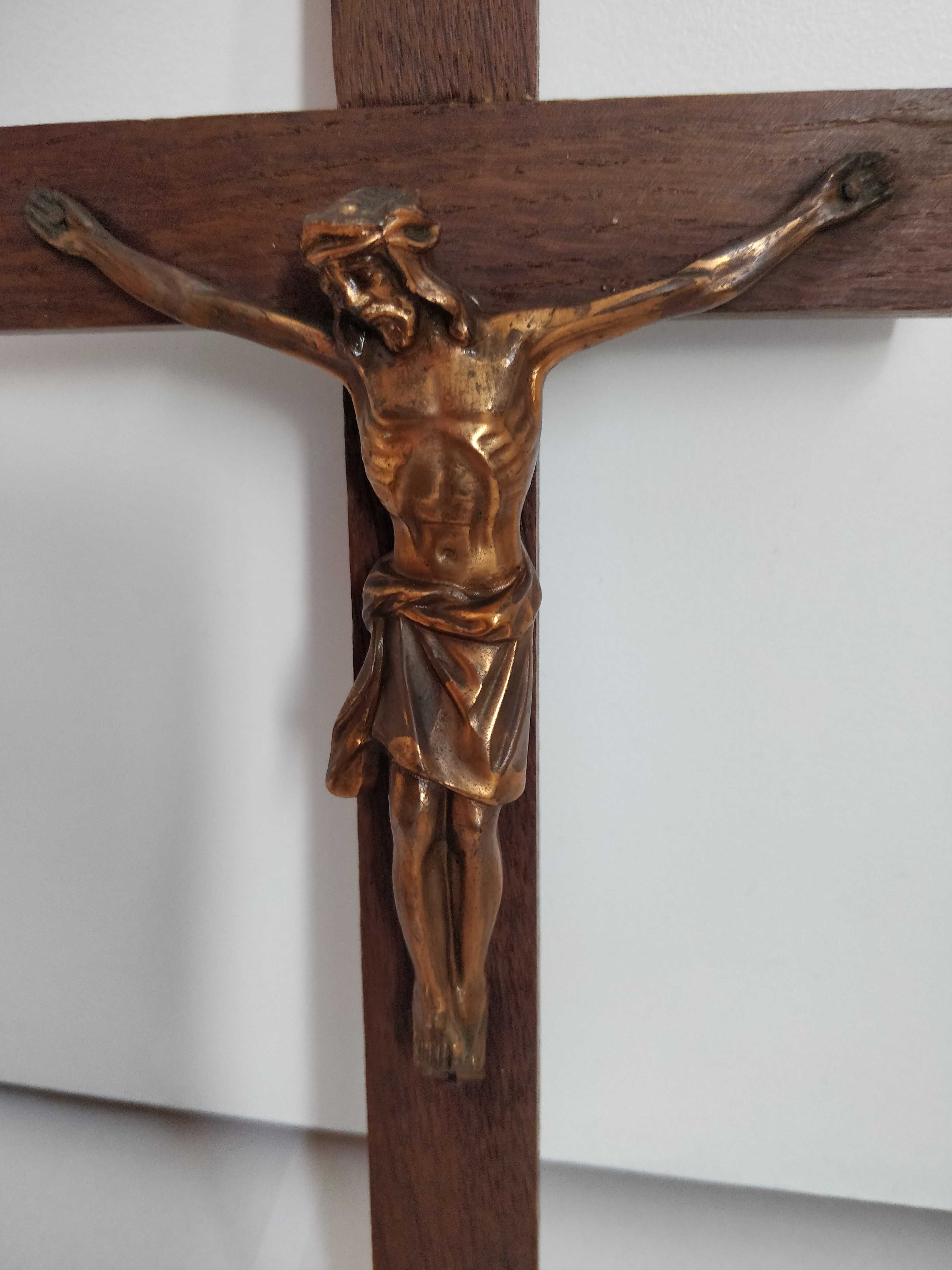 Krzyż drewniany z miedzianą figurą Jezusa / wysokość 31 cm