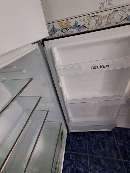 Vendo frigorífico quase novo sem marca de uso