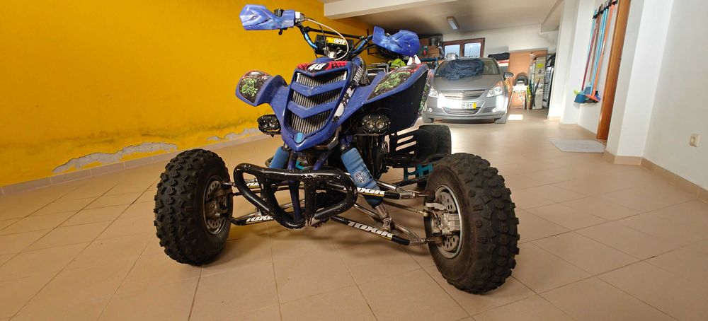 Yamaha Raptor 660R de 2001 nacional e com documentos