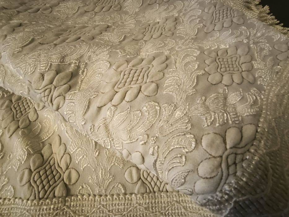 Colcha 190x240. Varão em madeira 1,9m + argolas