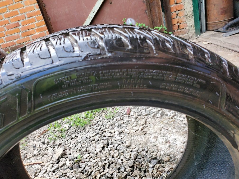 Резина  235/45/18 R18 Goodyear 4шт