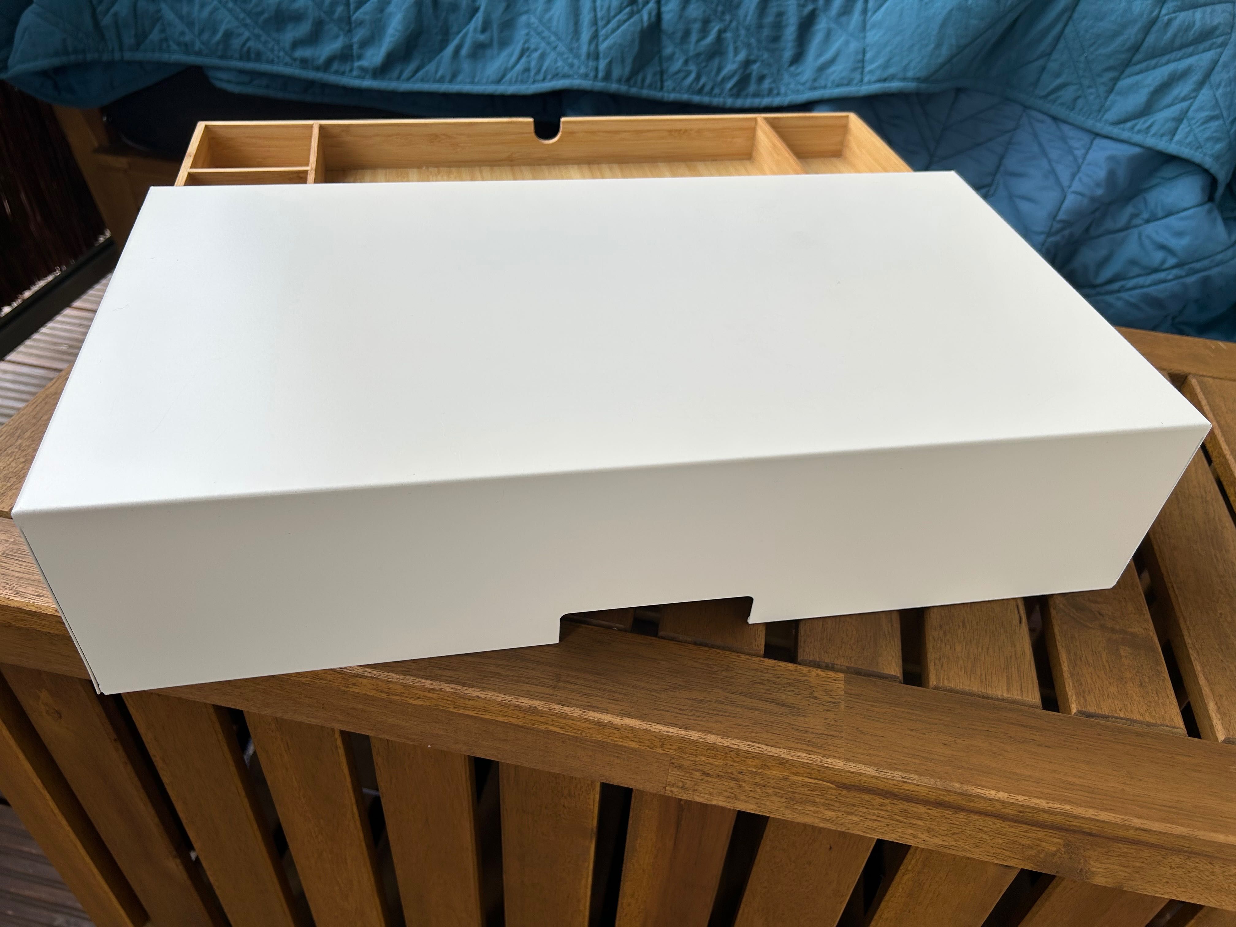 Ikea Elloven podstawka pod monitor biała