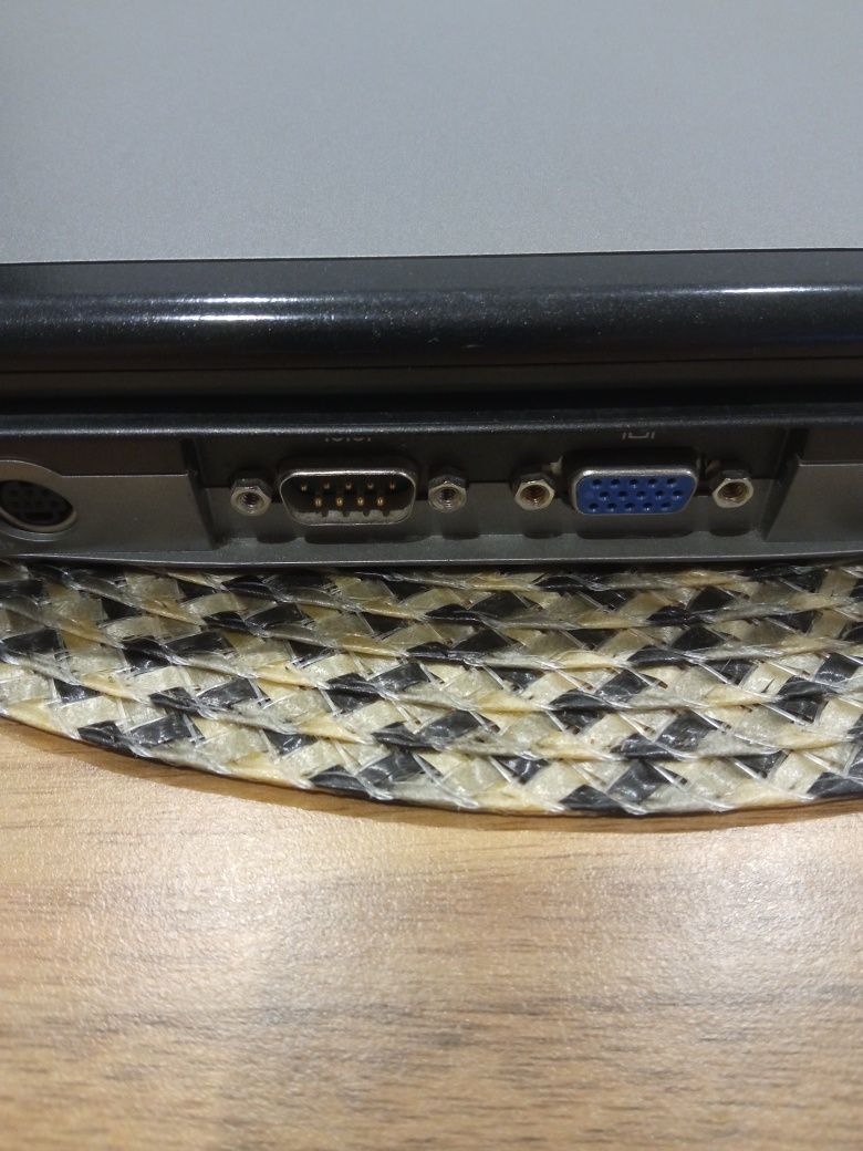 Laptop Dell latitude d520 port RS232