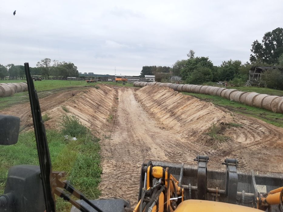 Usługi koparko ładowarką/koparka Mecalac