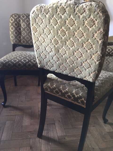 Bom conjunto clássico! mesa& cadeiras, poltrona e sofá no mesmo estilo