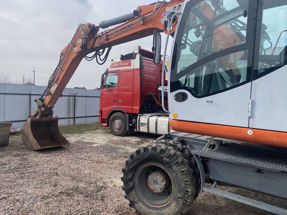 Колісний ескаватор Terex TW150