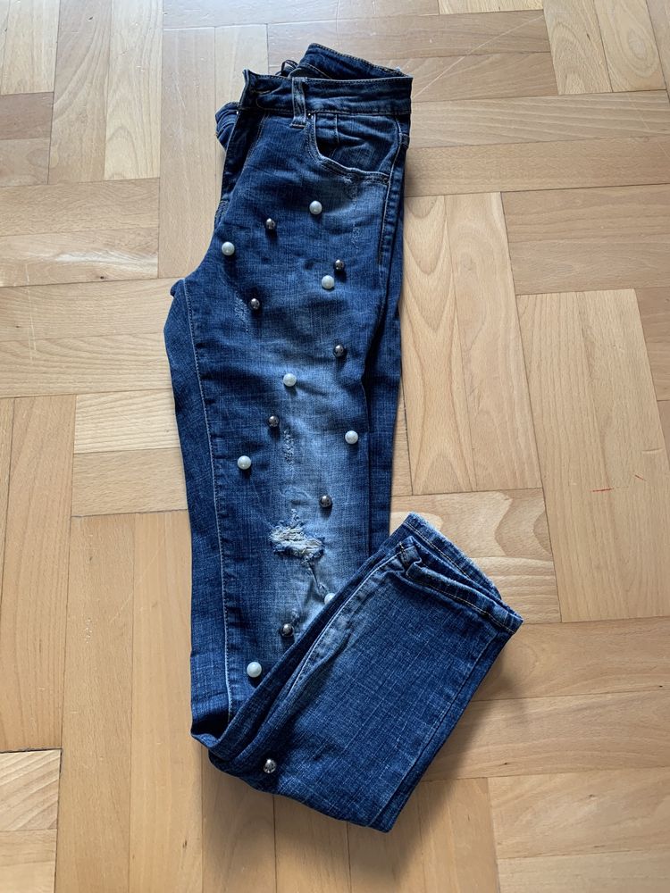Spodnie jeansy z perlami