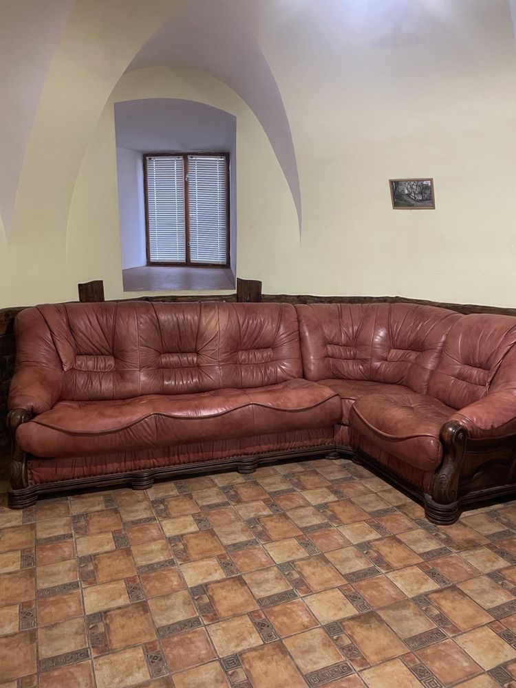 Шкіряний диван  з розкладушкою