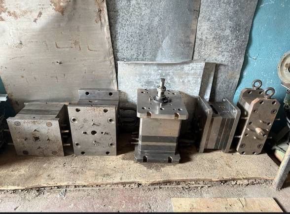 Прес форма, прес форми, для литья пластмаси