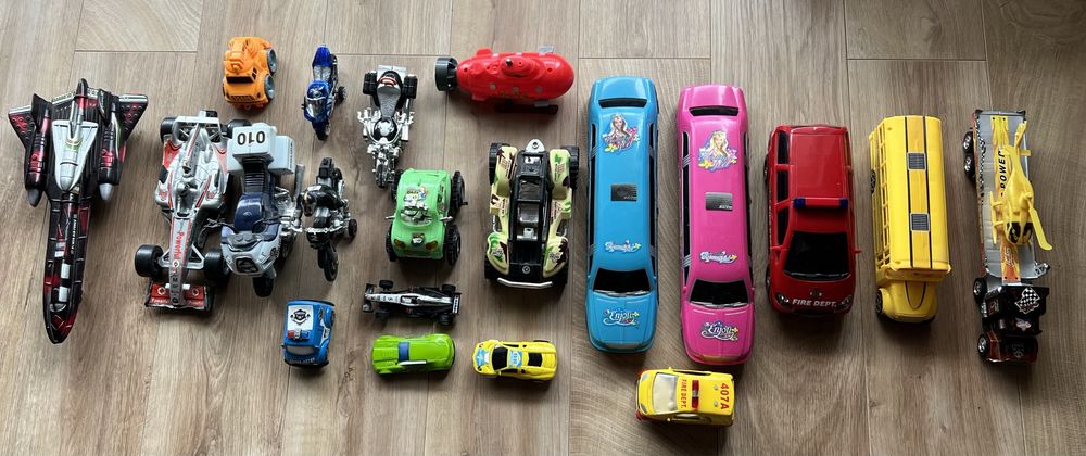 Samochody samoloty motory pojazdy 20 sztuk