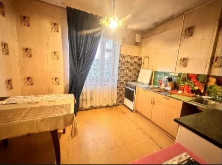 Продам кімнату 18 кв м