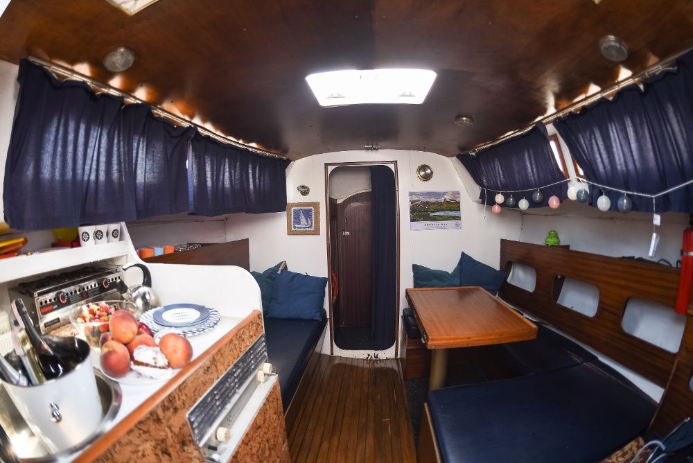 Продам парусно-моторную яхту Jeanneau Poker 27