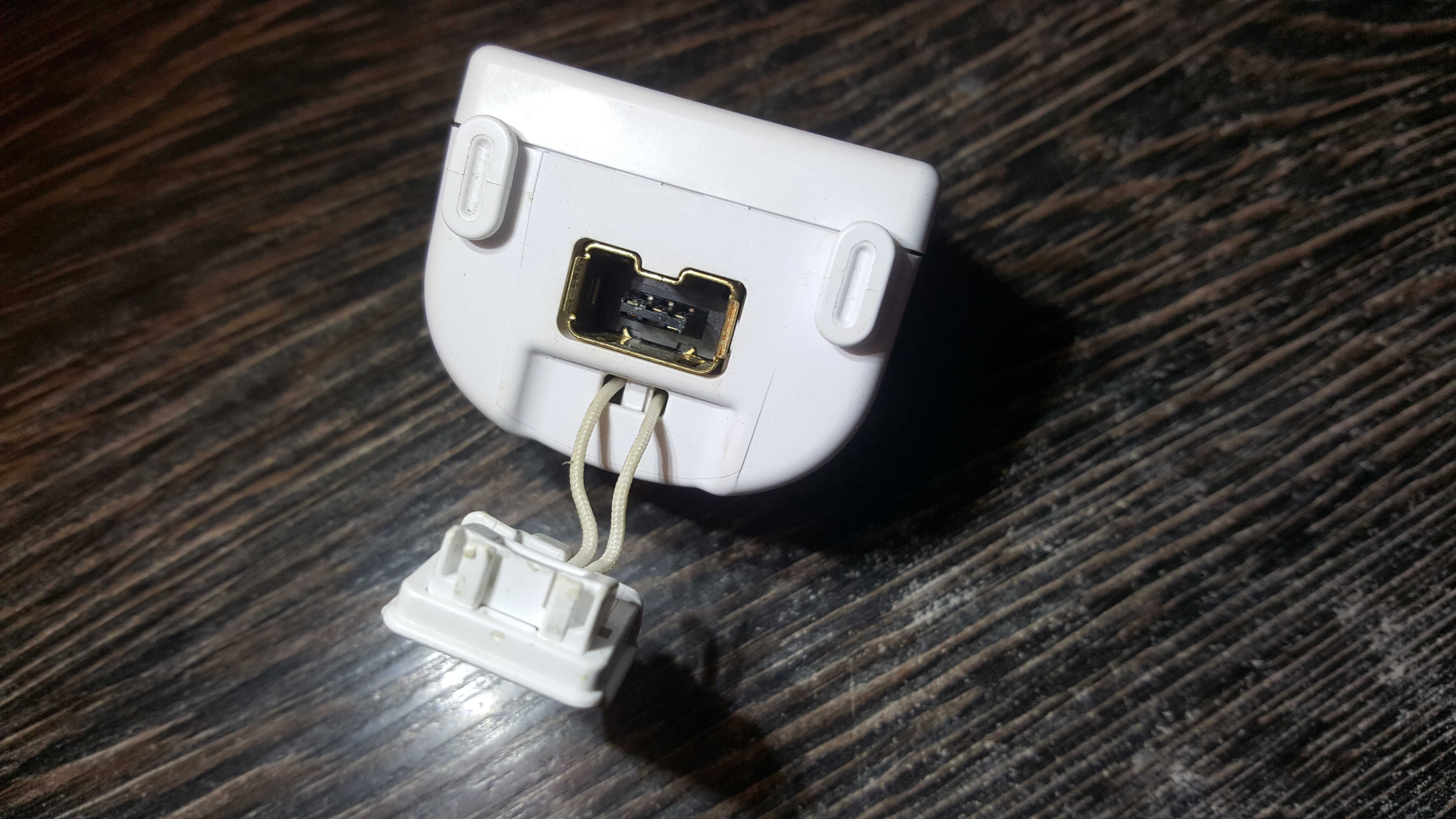 Adapter czujnika zewnętrznego White Motion Plus do pilota Wii