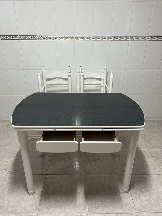 Mesa de cozinha extensivel com 4 cadeiras