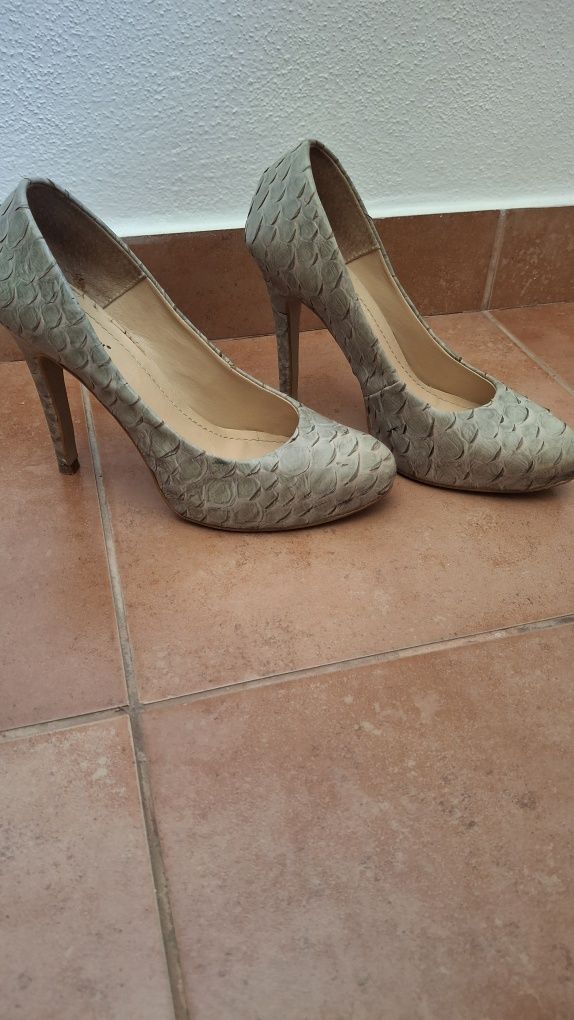 Sapatos usados poucas vezes N° 37