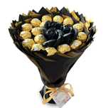 Słodki bukiet Ferrero Rocher i róże. Prezent na 20 Urodziny. Ślub. (2)