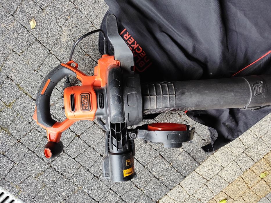 Odkurzacz ogrodowy Black Decker 3000W BEBLV3000 plecakowy komplet