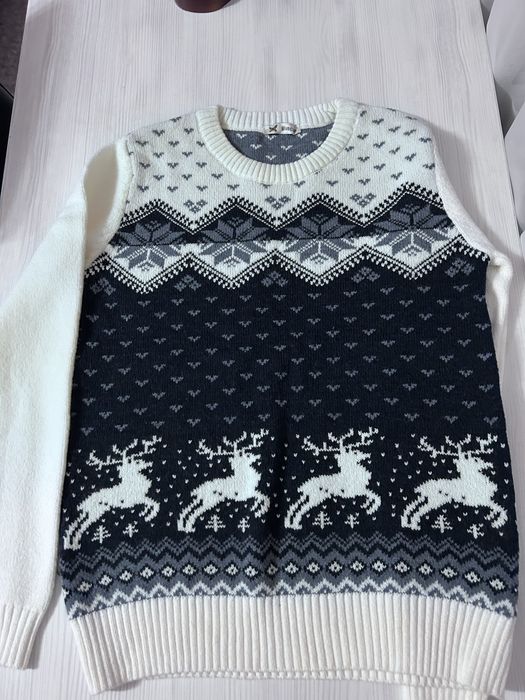 Новий светр жіночій