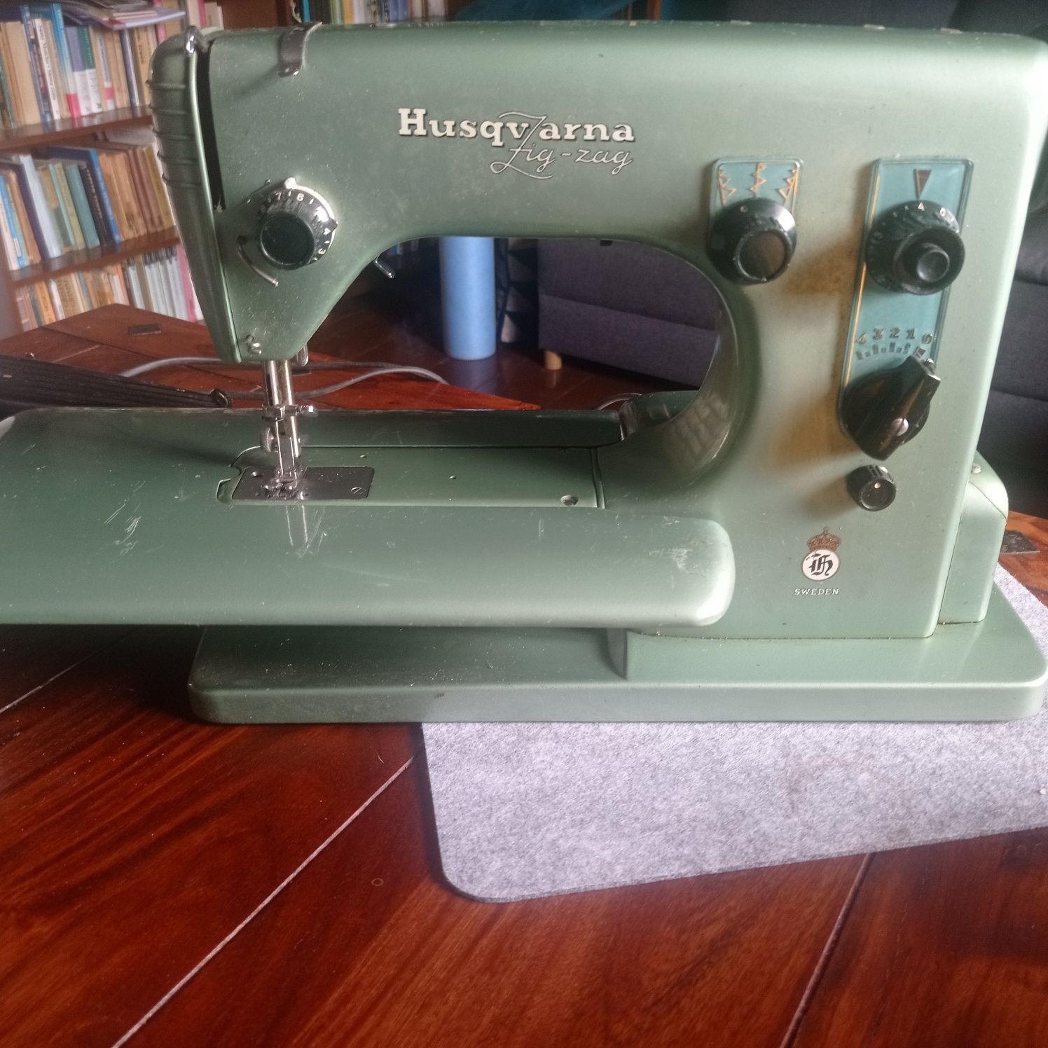 Maszyna do szycia/antyk Husqvarna Zig-zag Type 19 E