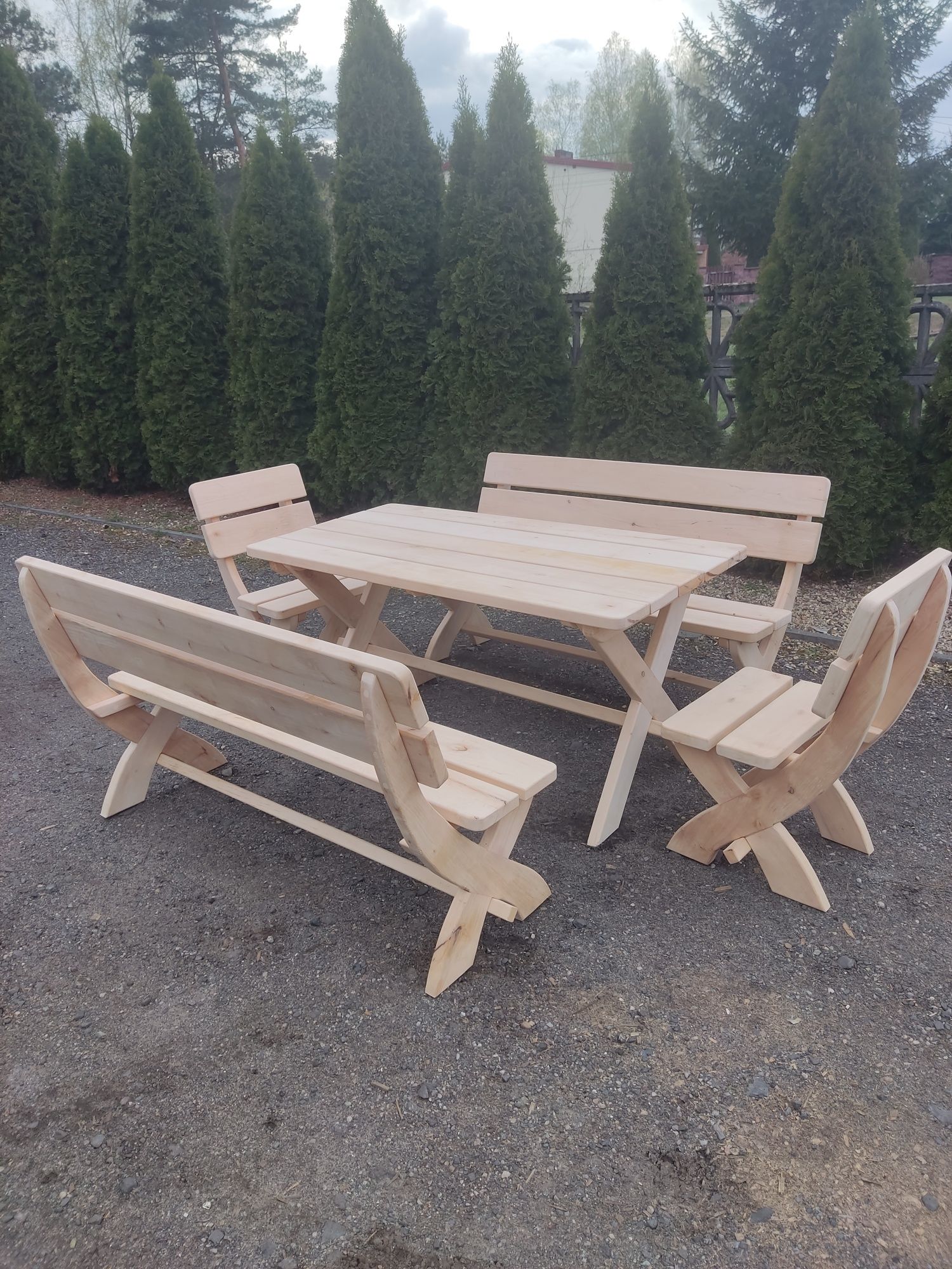 Meble ogrodowe zestaw krzesła ławki stoł