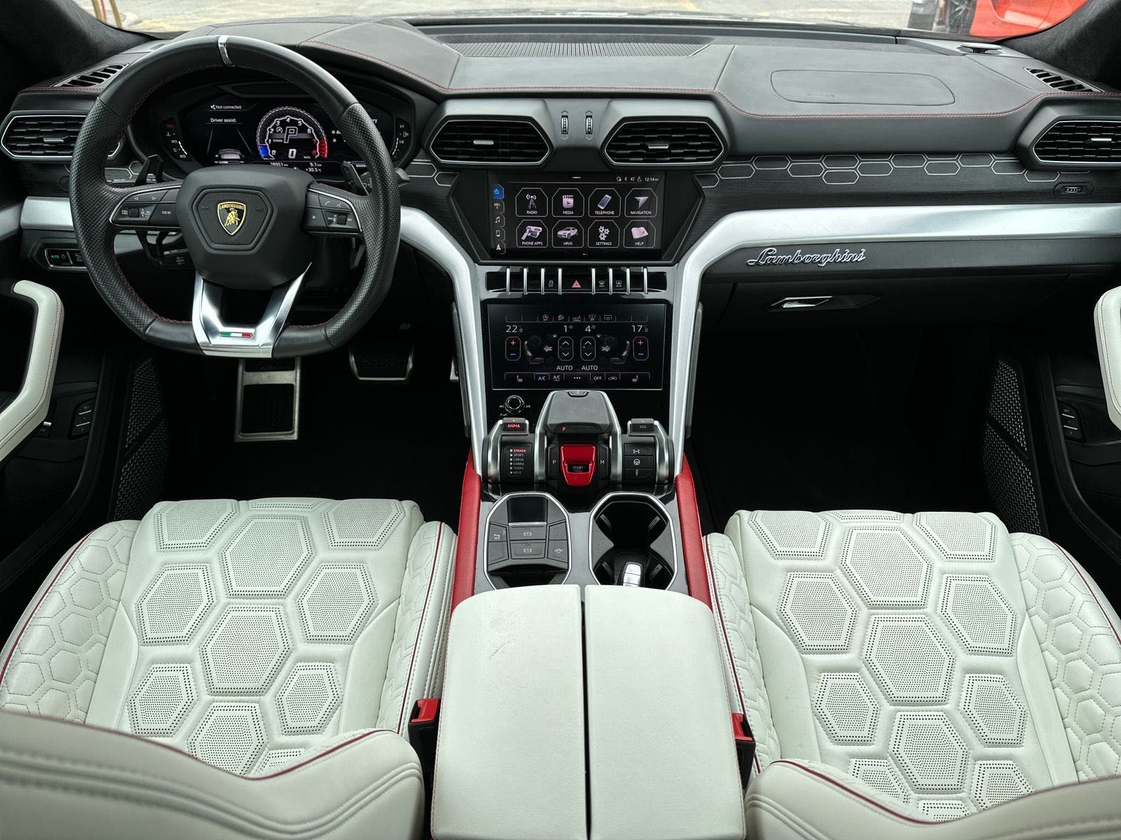 Lamborghini urus 2019