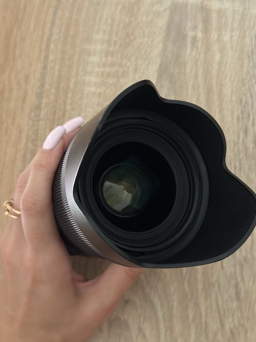 Продам Canon 6D Mark II + обʼєктив Canon EF 50mm f/1.8