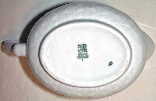 Porcelanowa Sosjerka Sygnatura Włocławek w Stylizowane Kwiatki z PRL-u