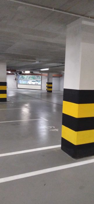 Miejsce w hali garażowej, parking, garaż
