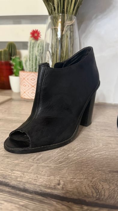 Взуття шкіра , гарна якість