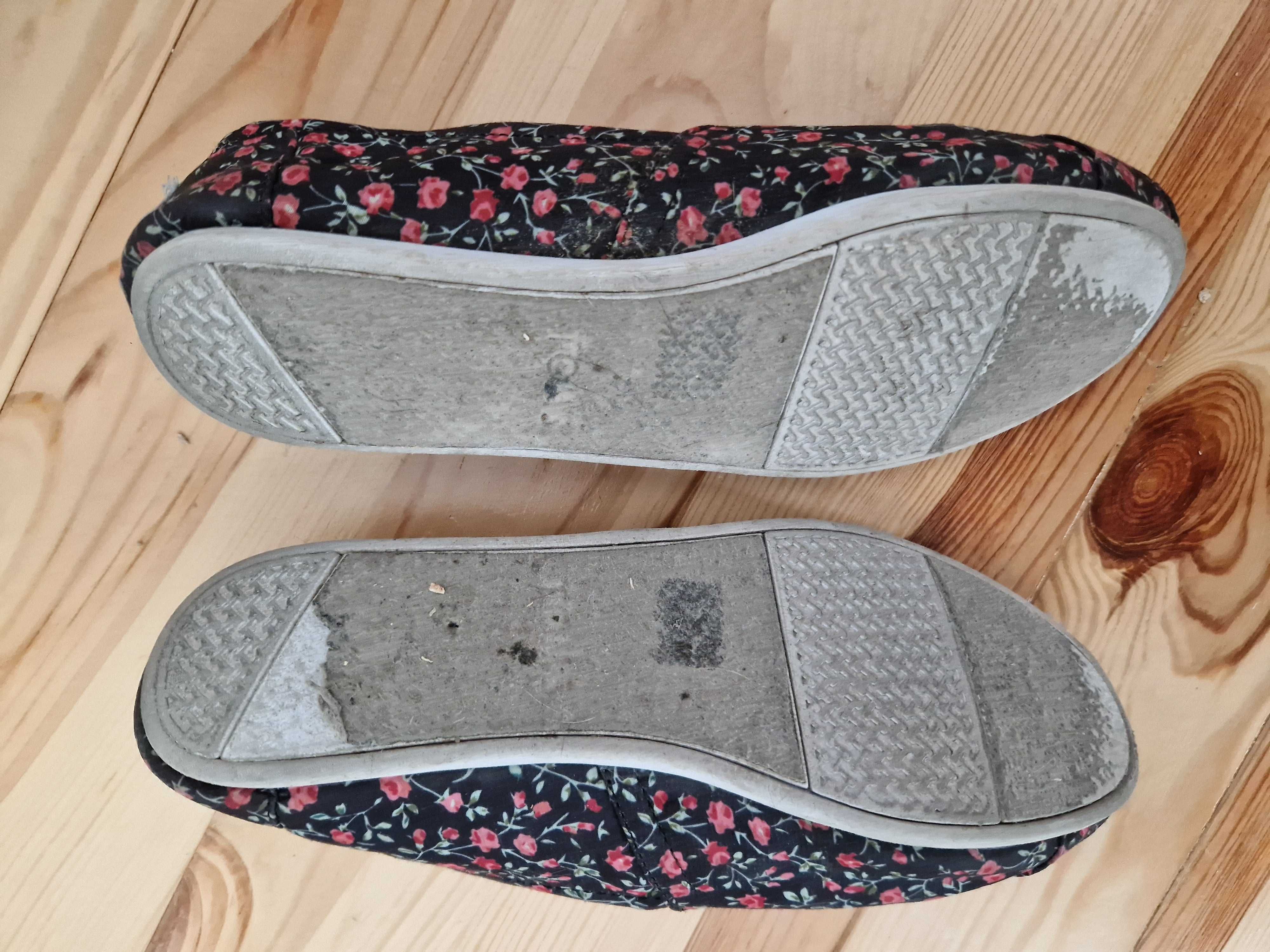 Toms czarne buty espadryle 41