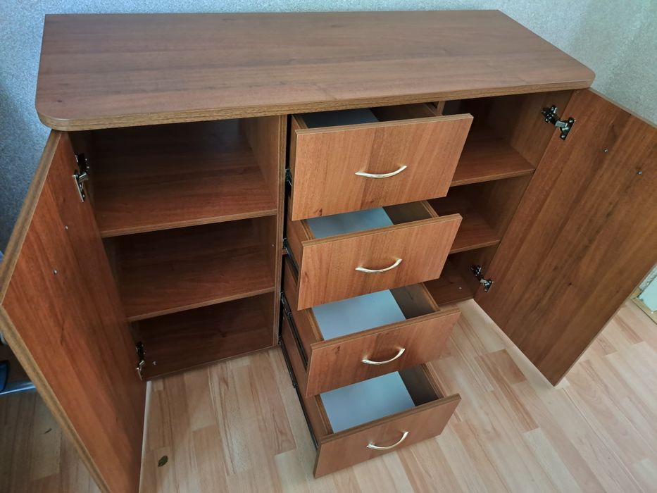 Комод колір горіх, для спальні,вітальні,передпокою,дитячої.