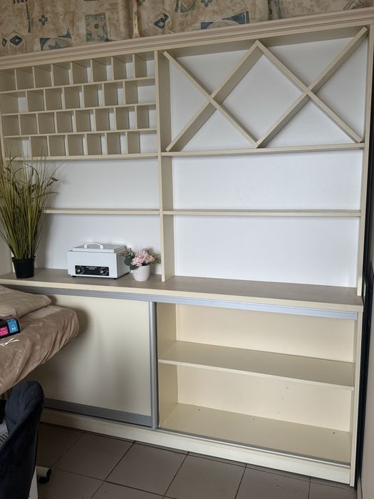 Шафа - стелаж / лабораторія для салону краси