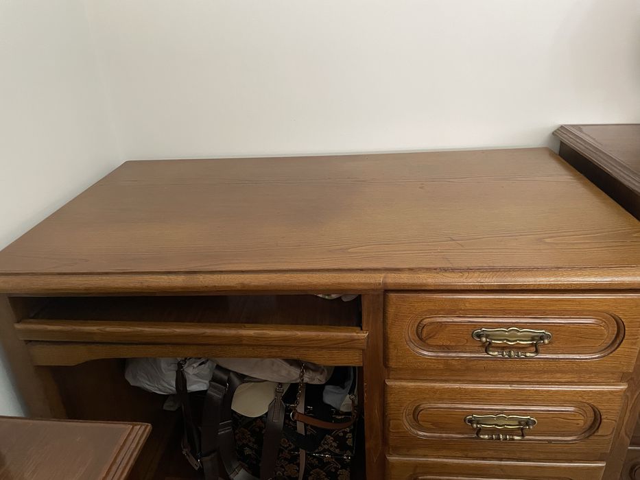Secretaria de madeira com 4 gavetas