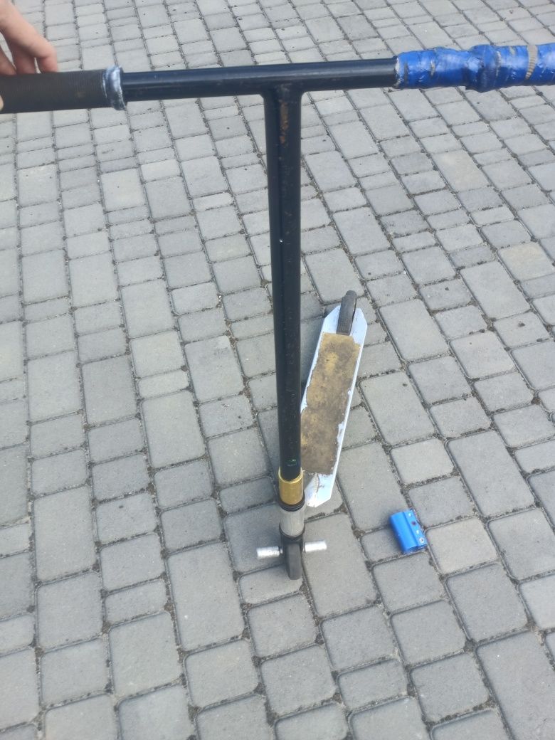 Трюковой самокат.