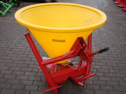 розкидач міндобрив (Разбрасыватель удобрений, Польша, лійка)