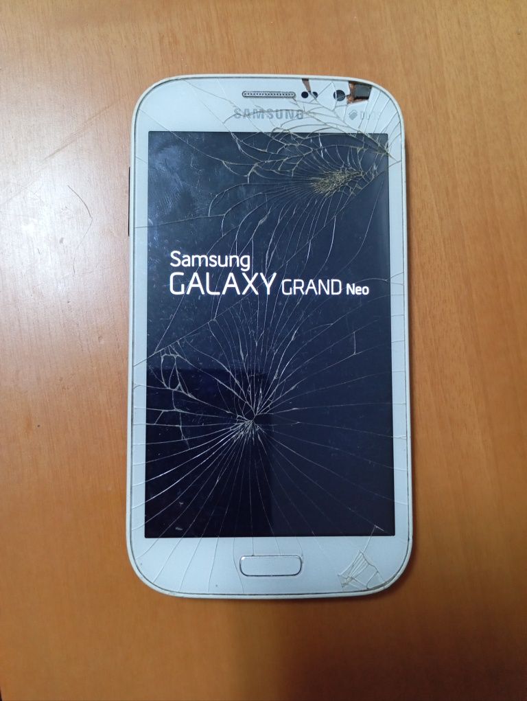 Samsung GT - I9060DS + telemóveis diversos