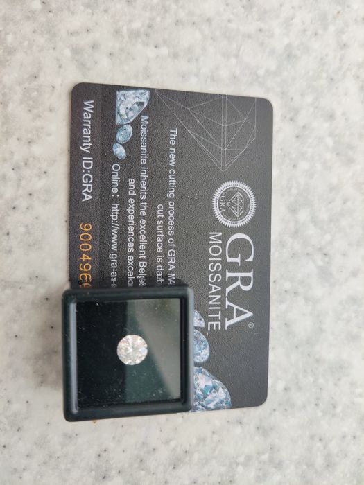 Муассанит круглой огранки / муасаніт / moissanite / мусанит / мусаніт
