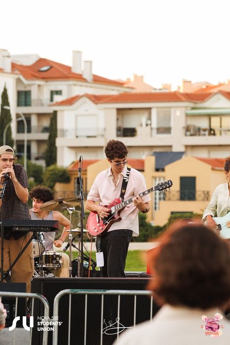 Aulas de guitarra (1a aula grátis)