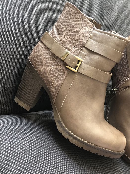 Ботильйони жіночі 35 нові бежеві